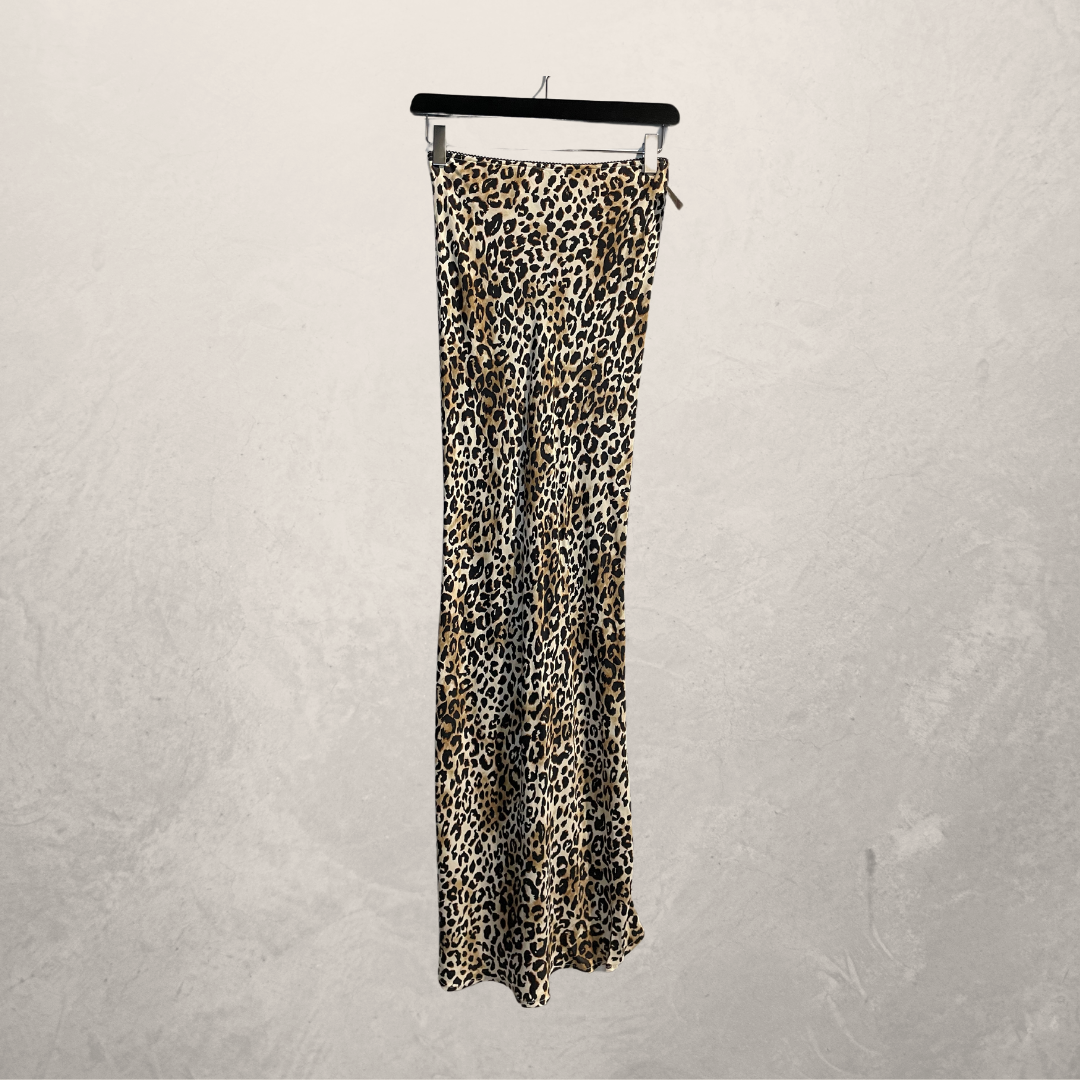 Bershka leopard skirt XS