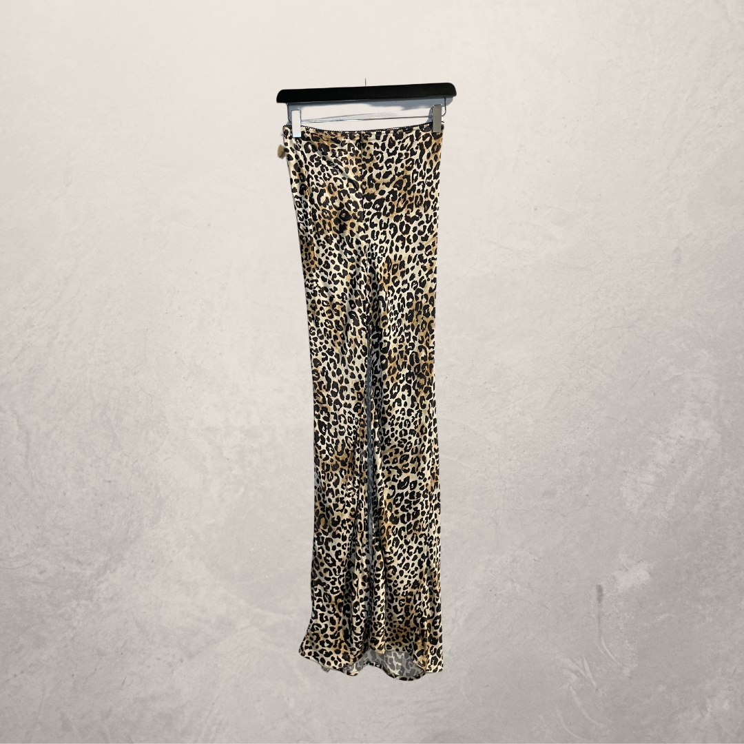 Bershka leopard skirt XS