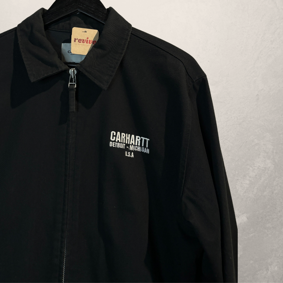 Carhartt black white text jacket L