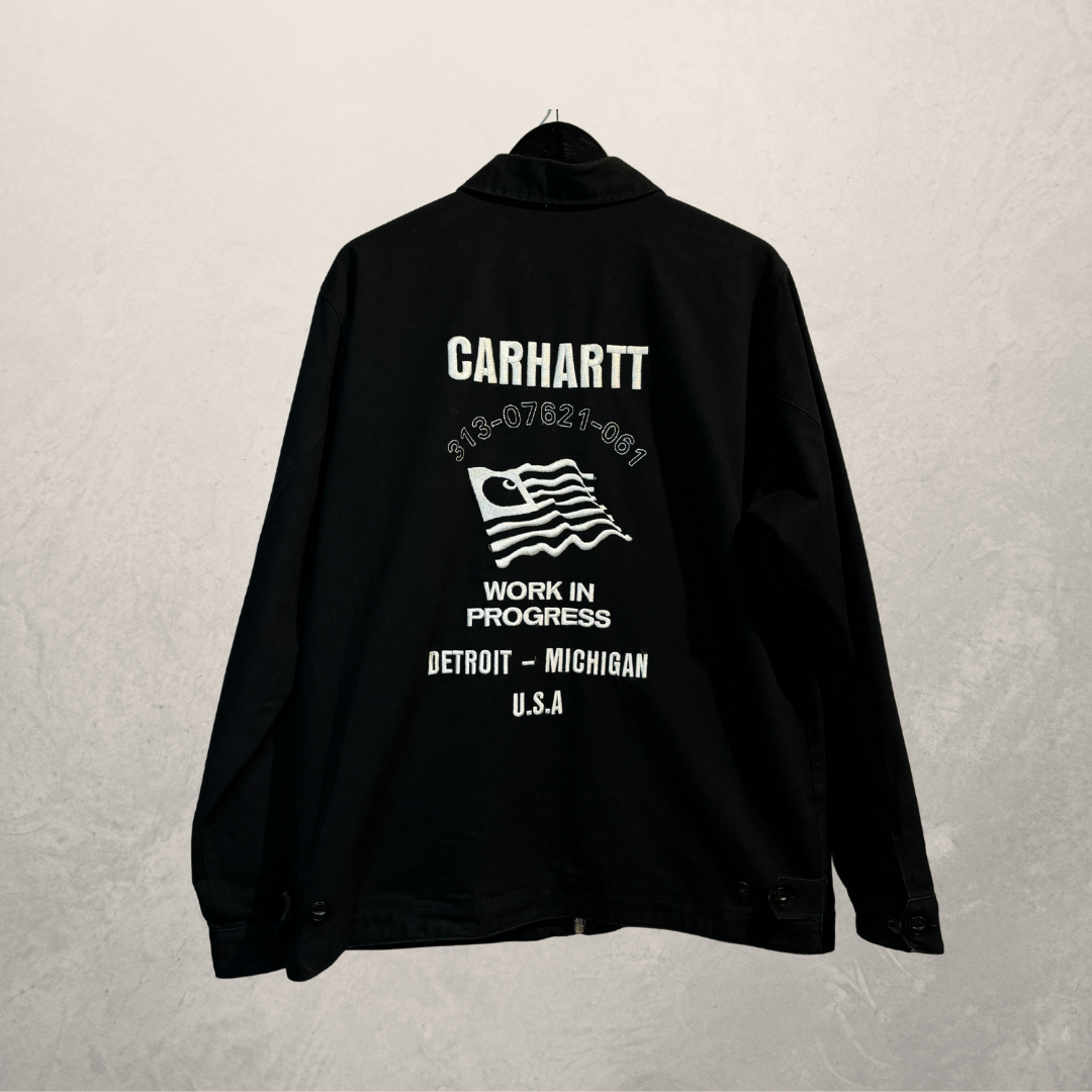 Carhartt black white text jacket L