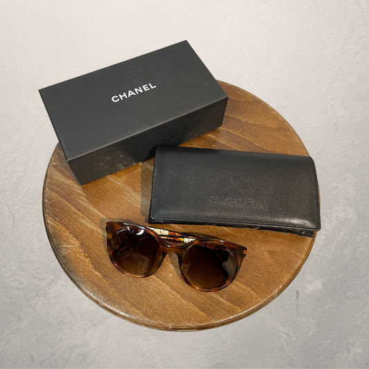 Chanel c1077/s5 brown tortoise sunglasses w/ case