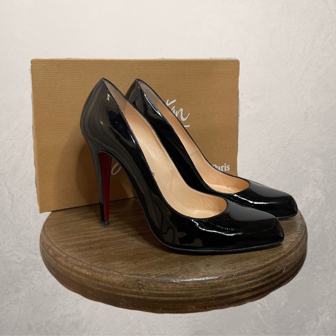 Christian Louboutin decollete black patent heels 38