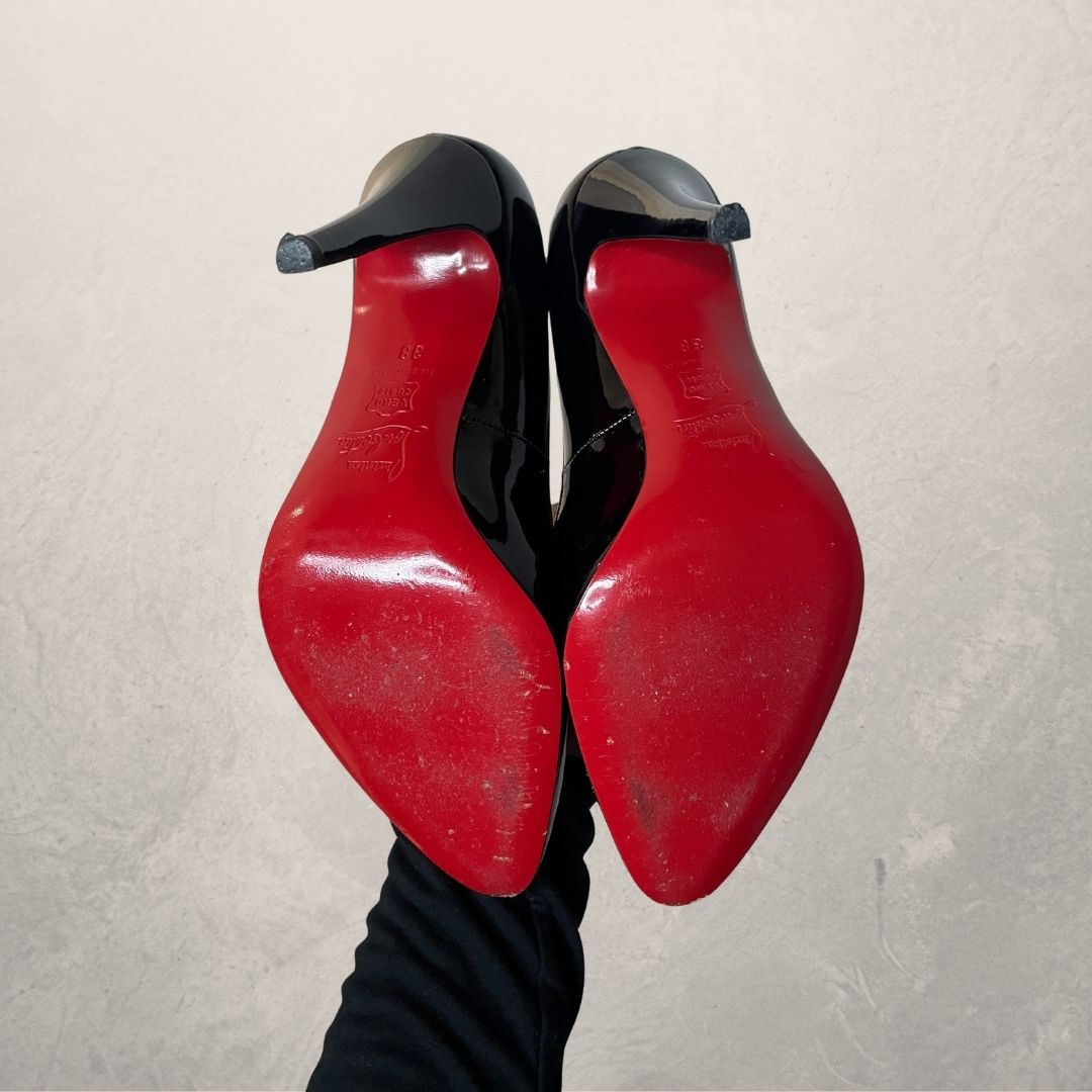 Christian Louboutin decollete black patent heels 38