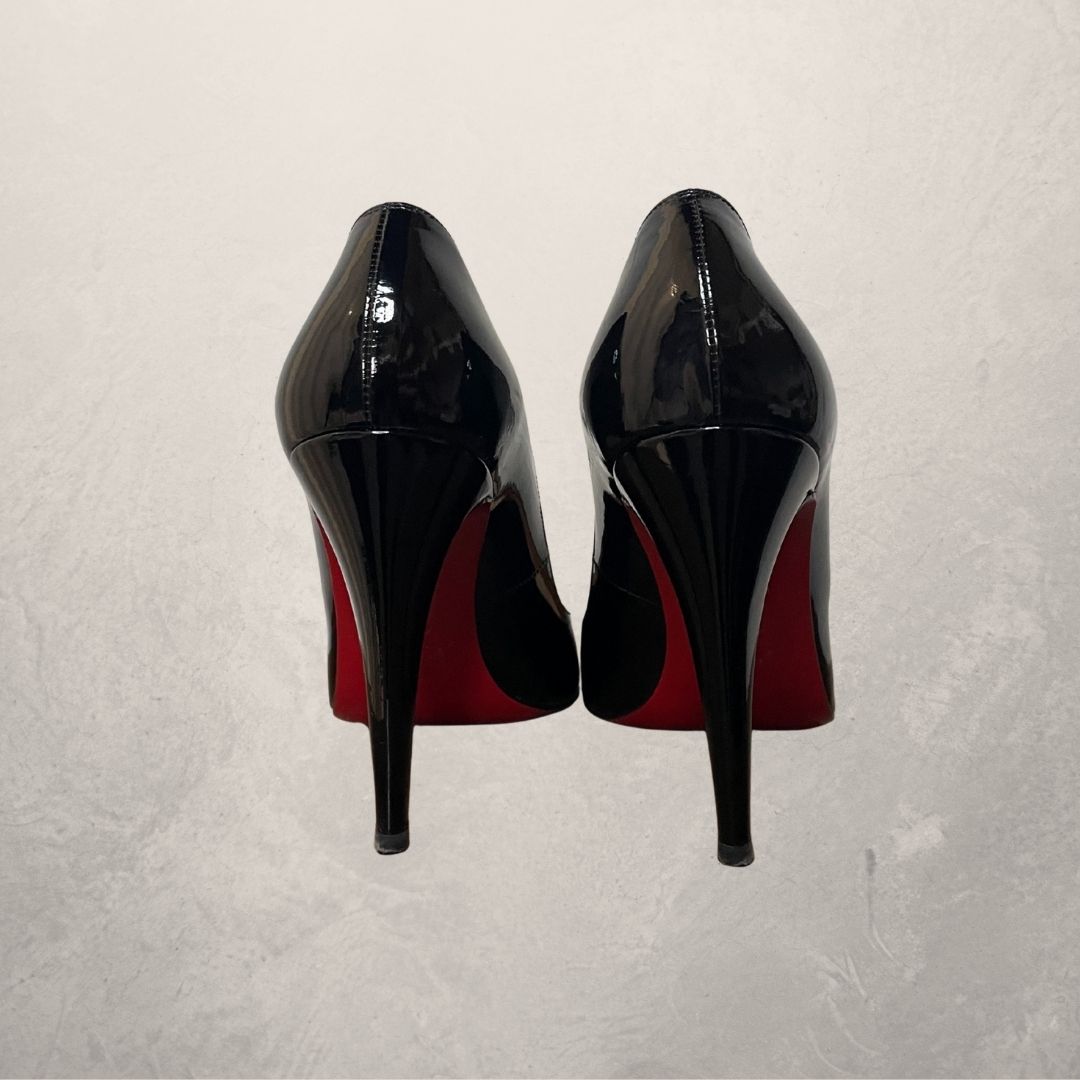 Christian Louboutin decollete black patent heels 38