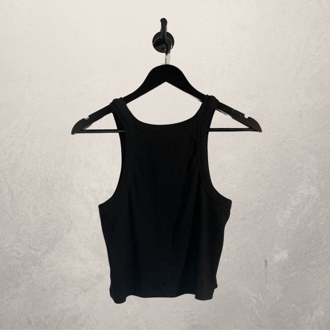 Closed black tank top S