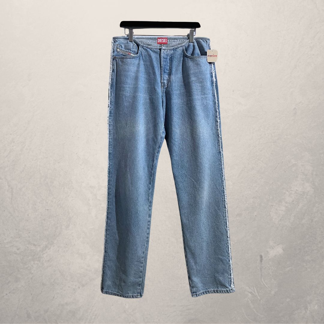 Diesel light blue denim pants W38/M44