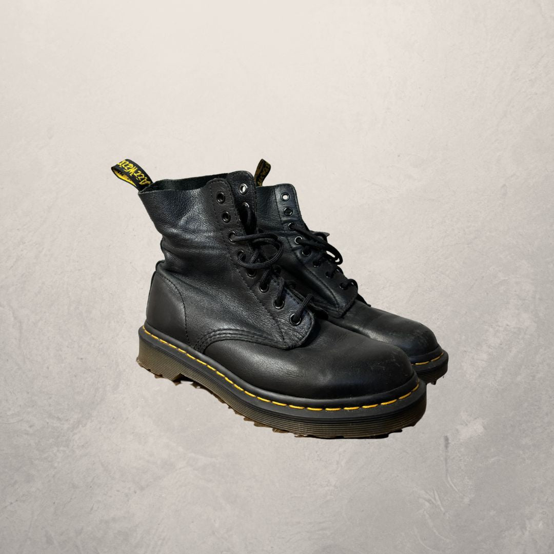 Dr Martens black leather boots 38