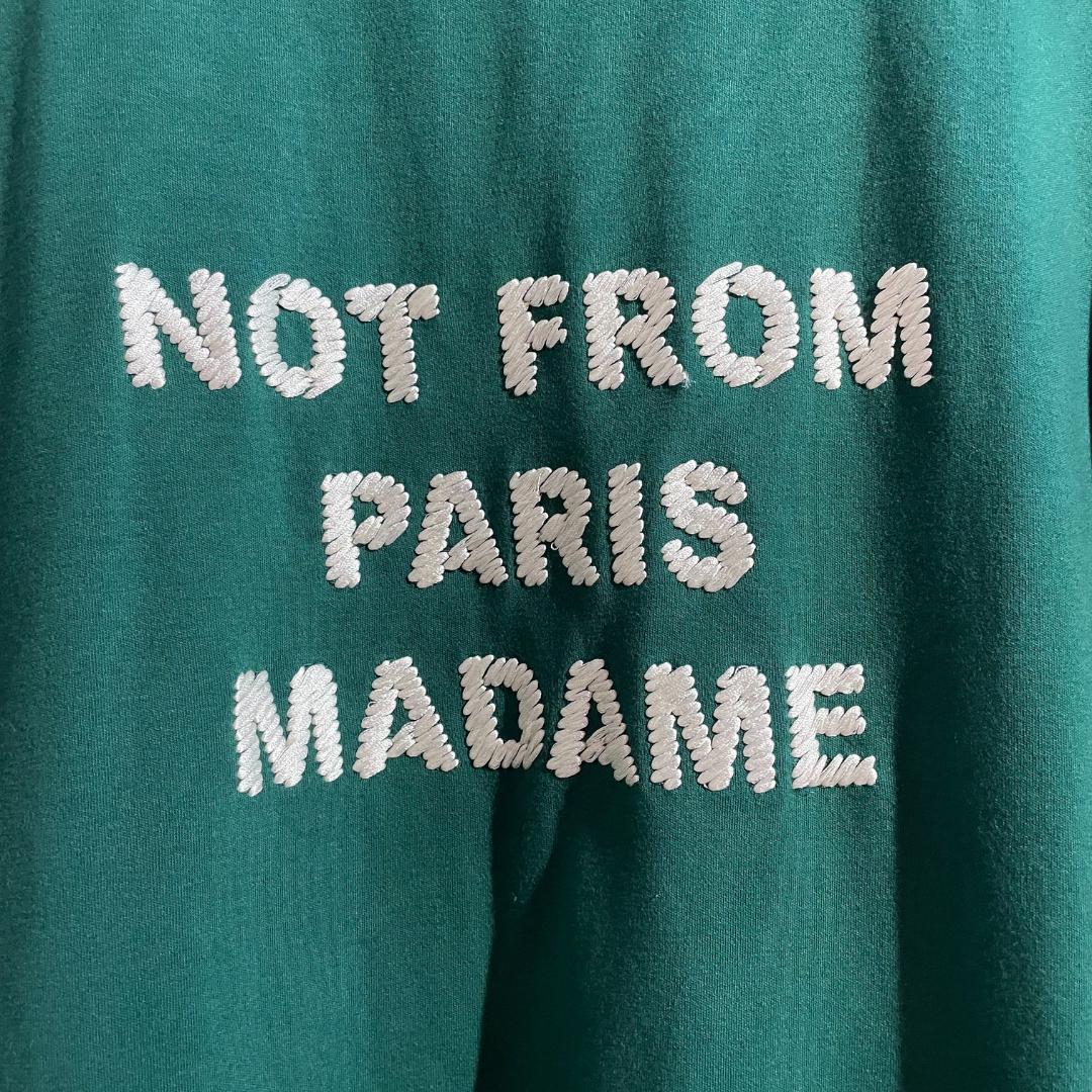 Drole de Monsieur groen "Not From Paris Madame" geborduurd t-shirt XL