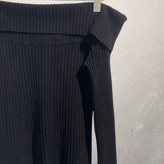 Bewerkte zwarte off-shoulder gebreide top S