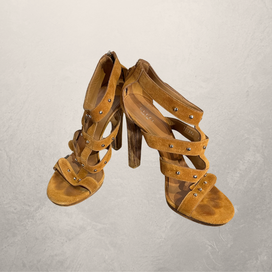 Gucci suede camel strap heels 40