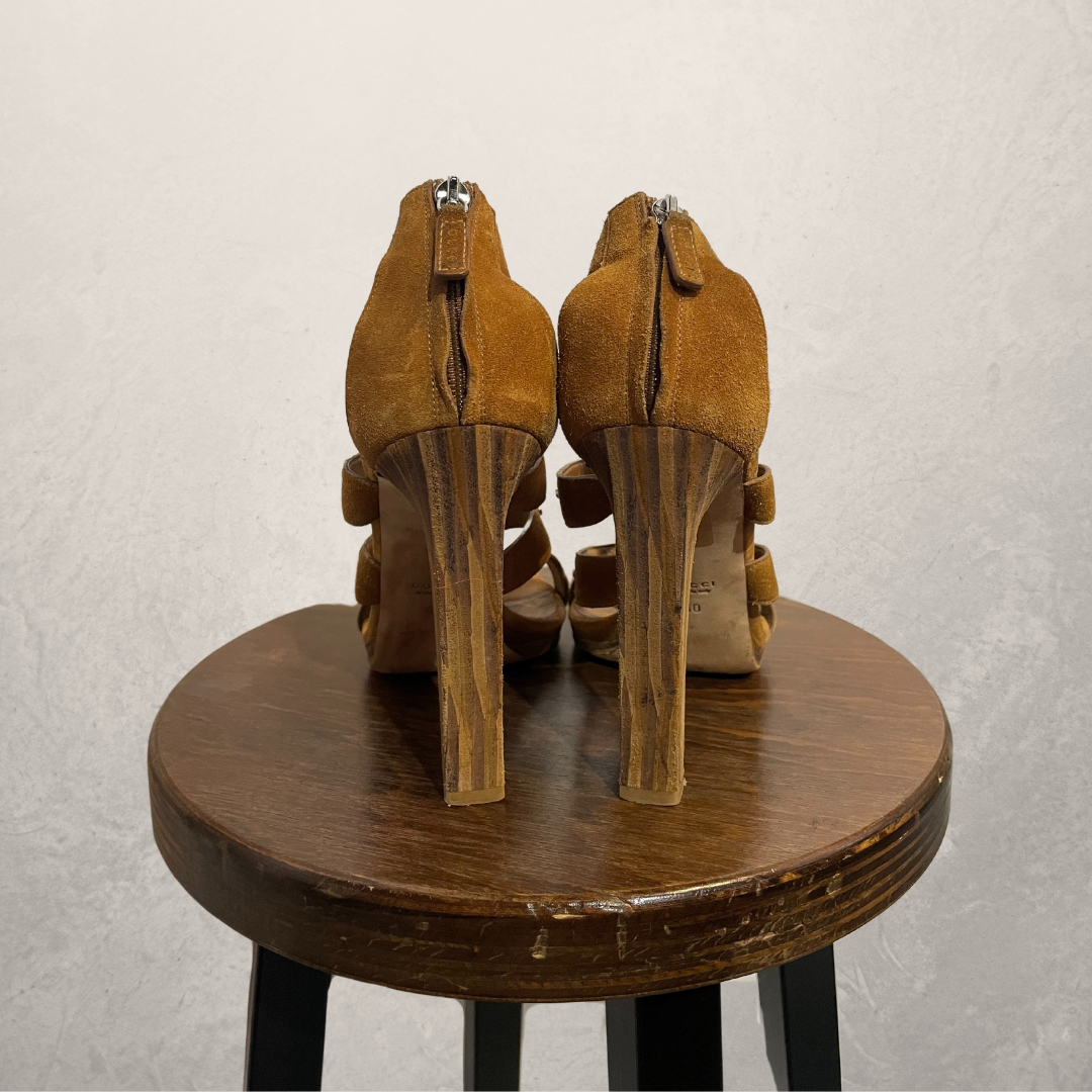 Gucci suede camel strap heels 40