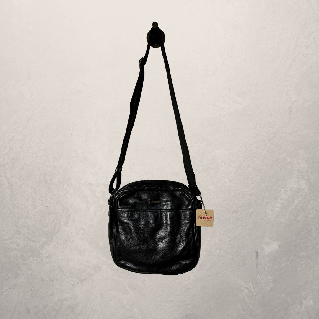 Hugo Boss black leather crossbody bag OS