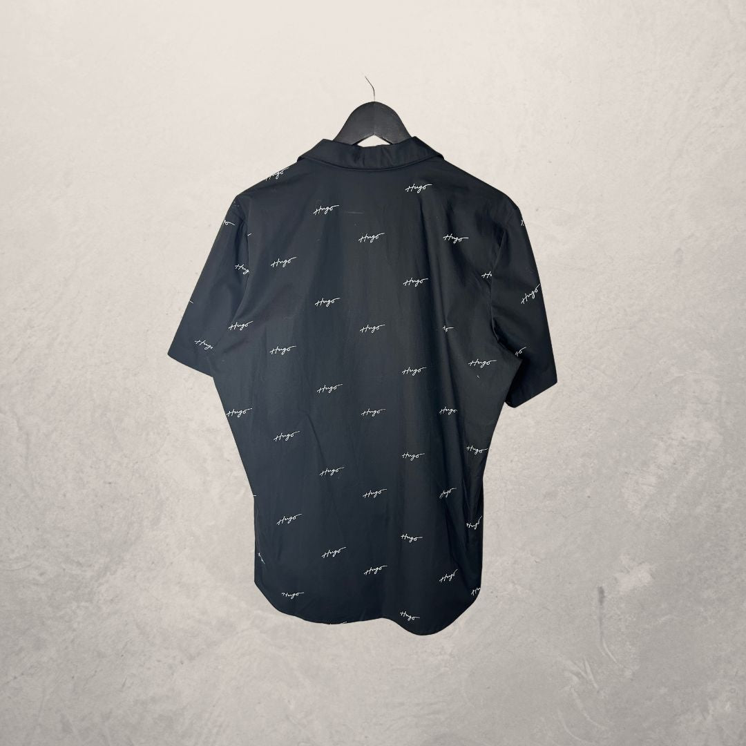 Hugo Boss black shortsleeved shirt M