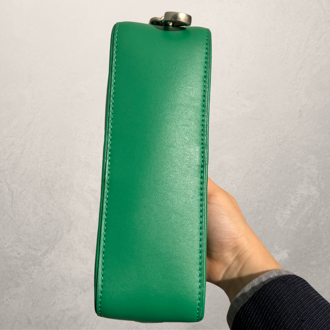 Jacquemus groene Baneto crossbody tas (met stofzak) - door RomaeStudios