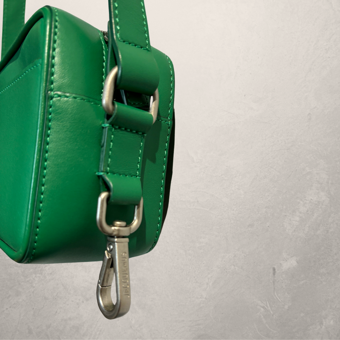 Jacquemus groene Baneto crossbody tas (met stofzak) - door RomaeStudios