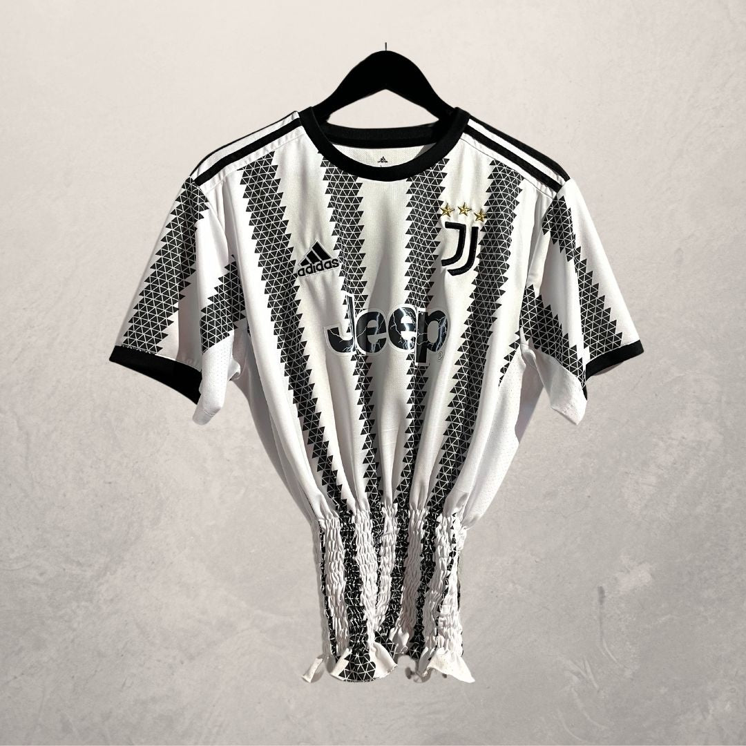 Juventus zwart/wit Jeep geplooid shirt OS- door @Home_is_a_Runway