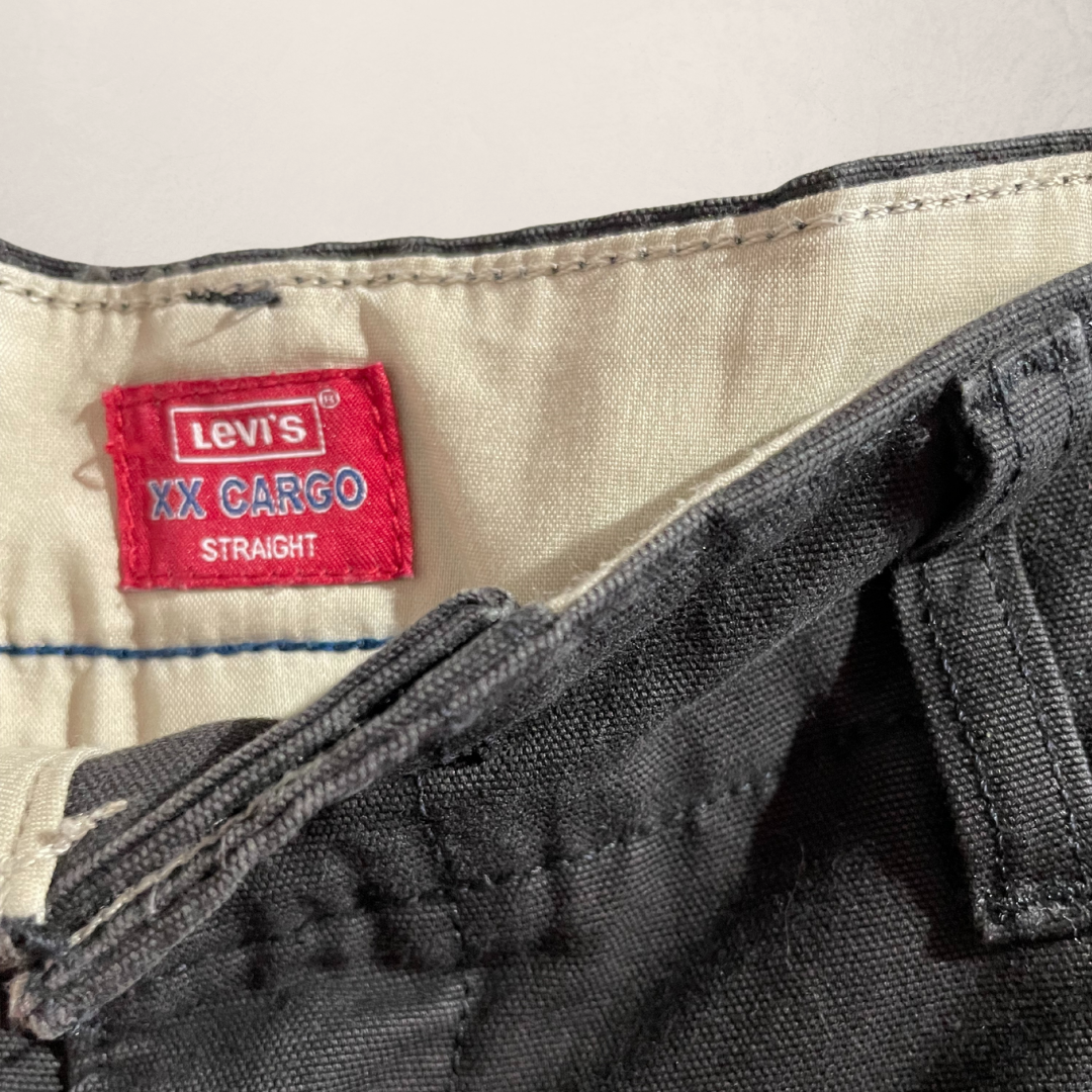 Levis zwarte cargo rechte broek 30/32