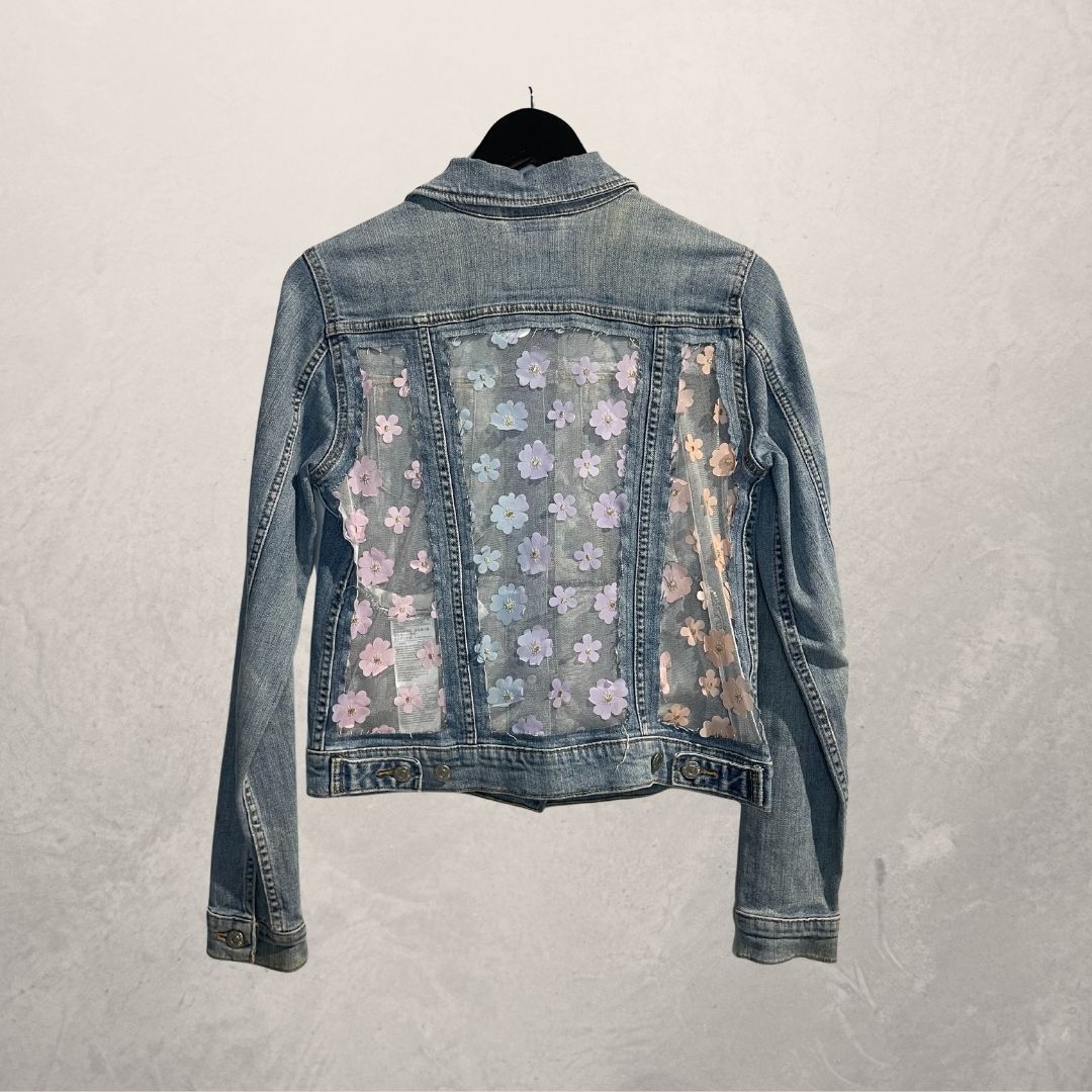 Levis vervaagd grijsblauw bloemen denim jasje S - By Mees.Makes