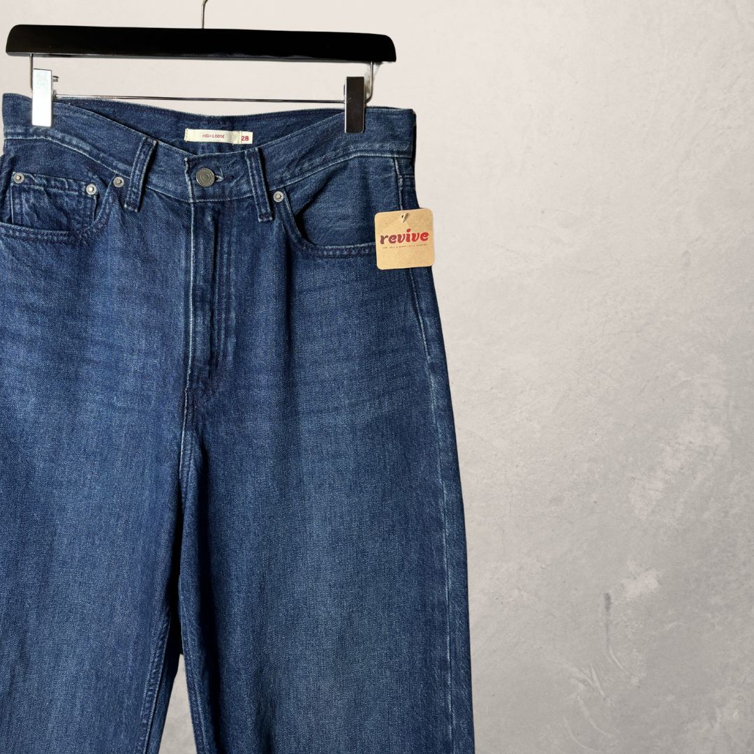 Levis hi loose hi waist dark blue denim pants 28
