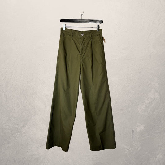 Levis khaki green trousers 28x32