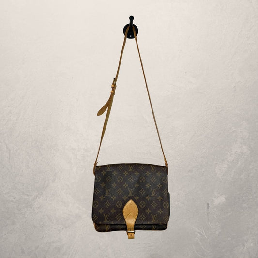 Louis Vuitton bruin monogram Cartouchiere - door Romae Studios