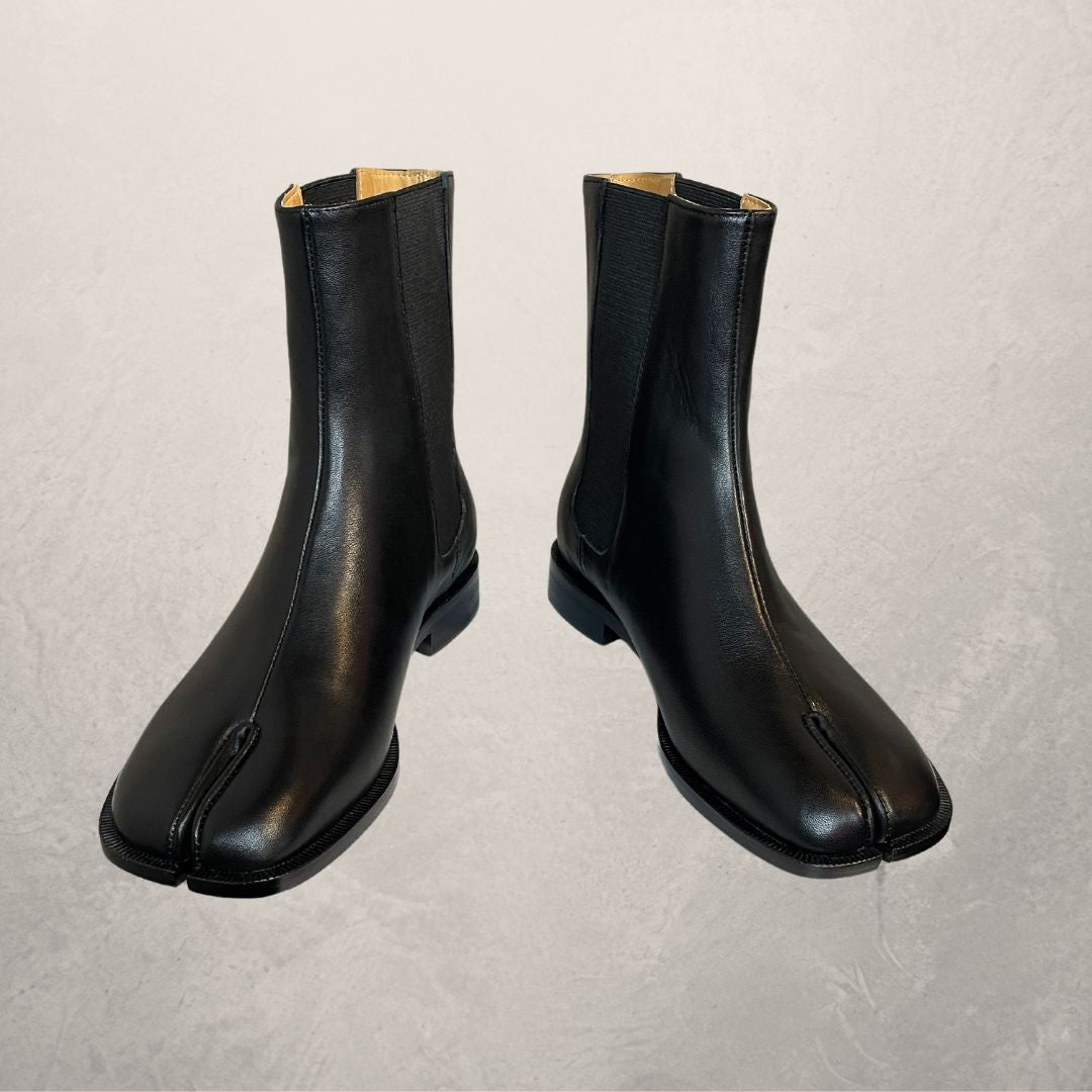 Maison Margiela black leather tabi ankle boots 38