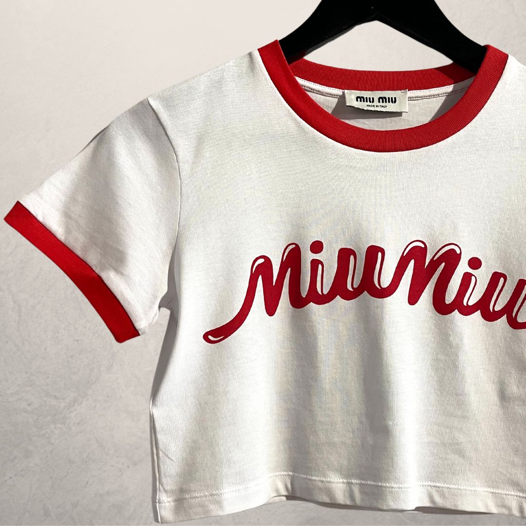 Miu Miu witte en rode crop-top met jersey-logo XS