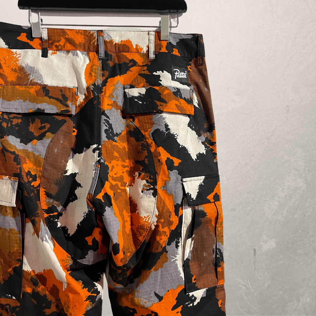 Patta orange camo cargo pants L