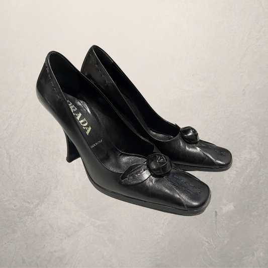 Prada FW2003 black heels with flower detail 37