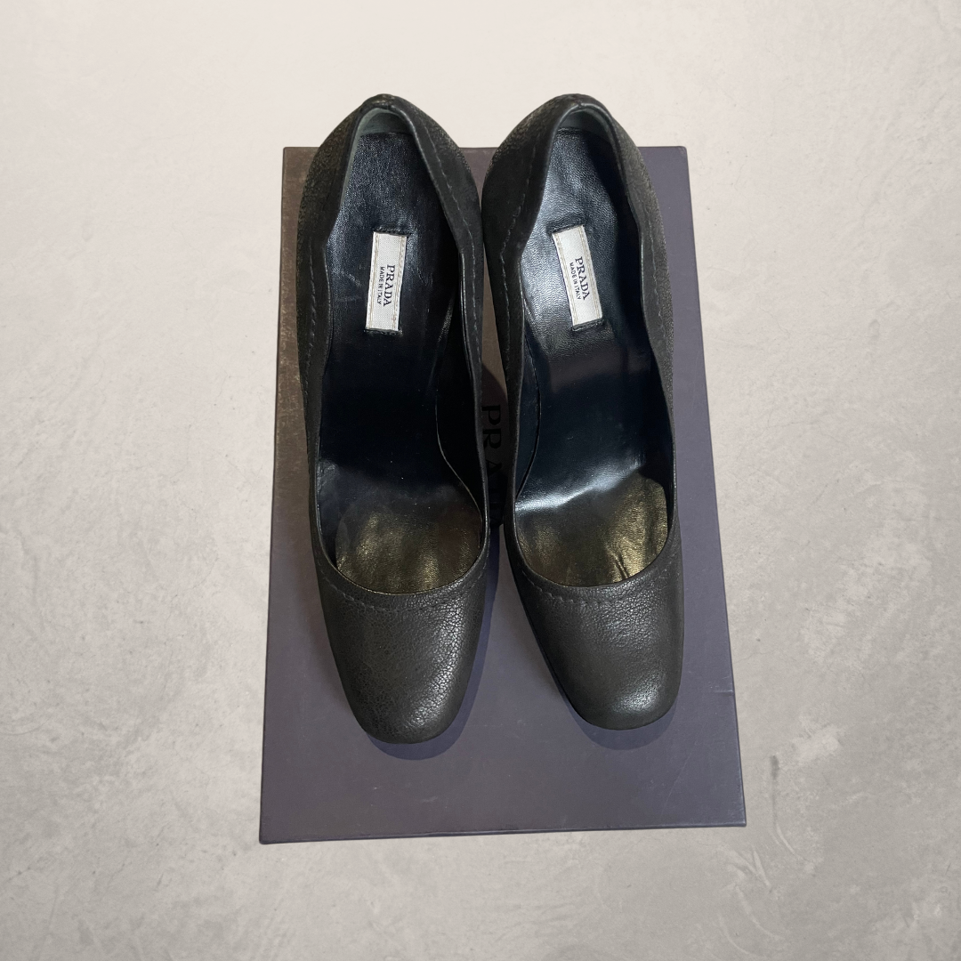 Prada FW2004 brown leather pumps 39- Velvet Archive