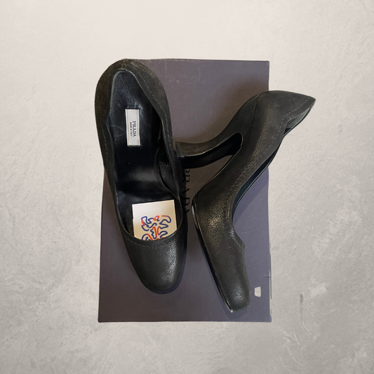 Prada FW2004 brown leather pumps 39- Velvet Archive