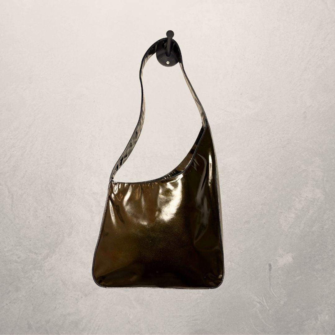 Prada groene metallic vinyl een symmetrische schoudertas