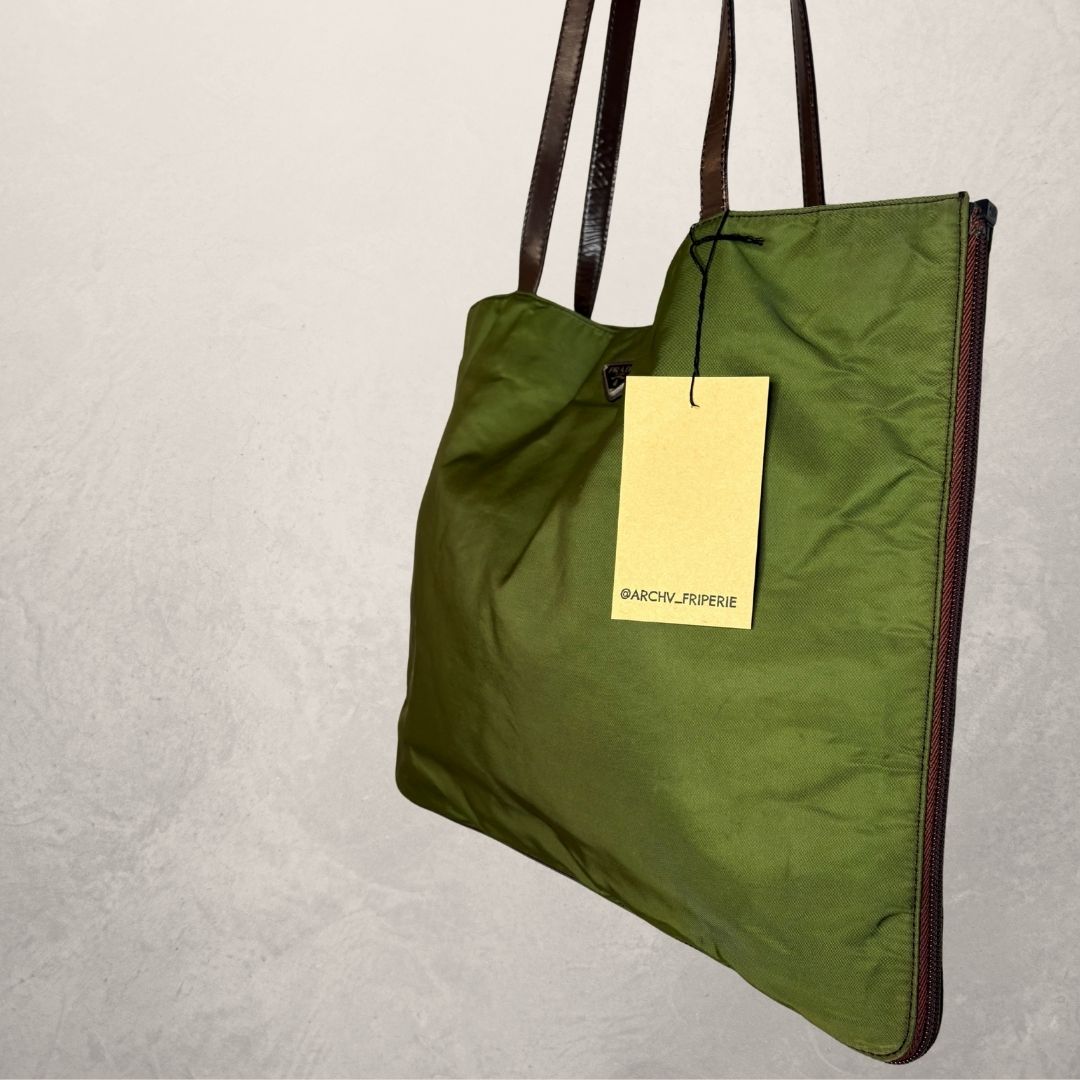 Prada limoengroene nylon schoudertas met rits