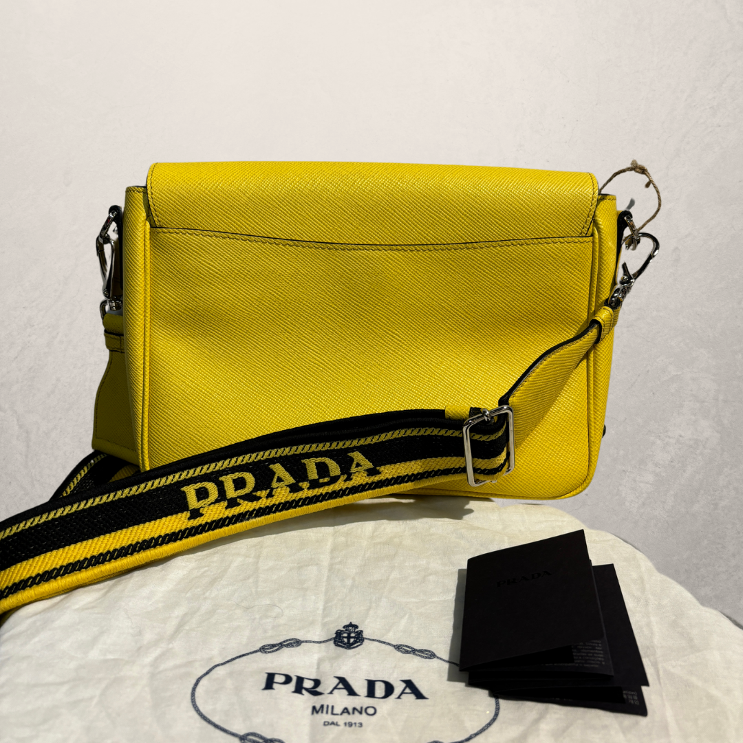 Prada gele driehoekige logo crossbody tas (originele stofzak) - door RomaeStudios