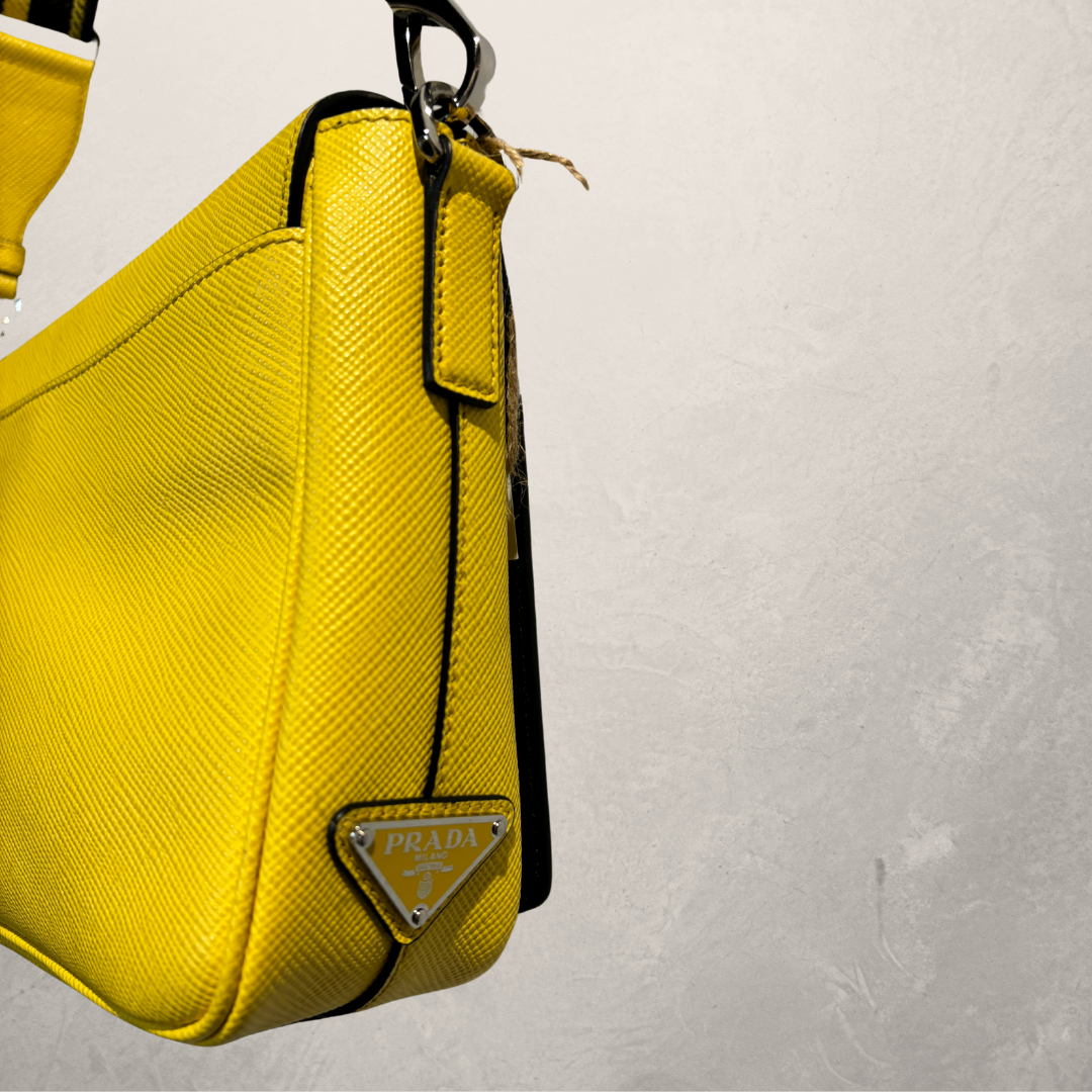 Prada gele driehoekige logo crossbody tas (originele stofzak) - door RomaeStudios