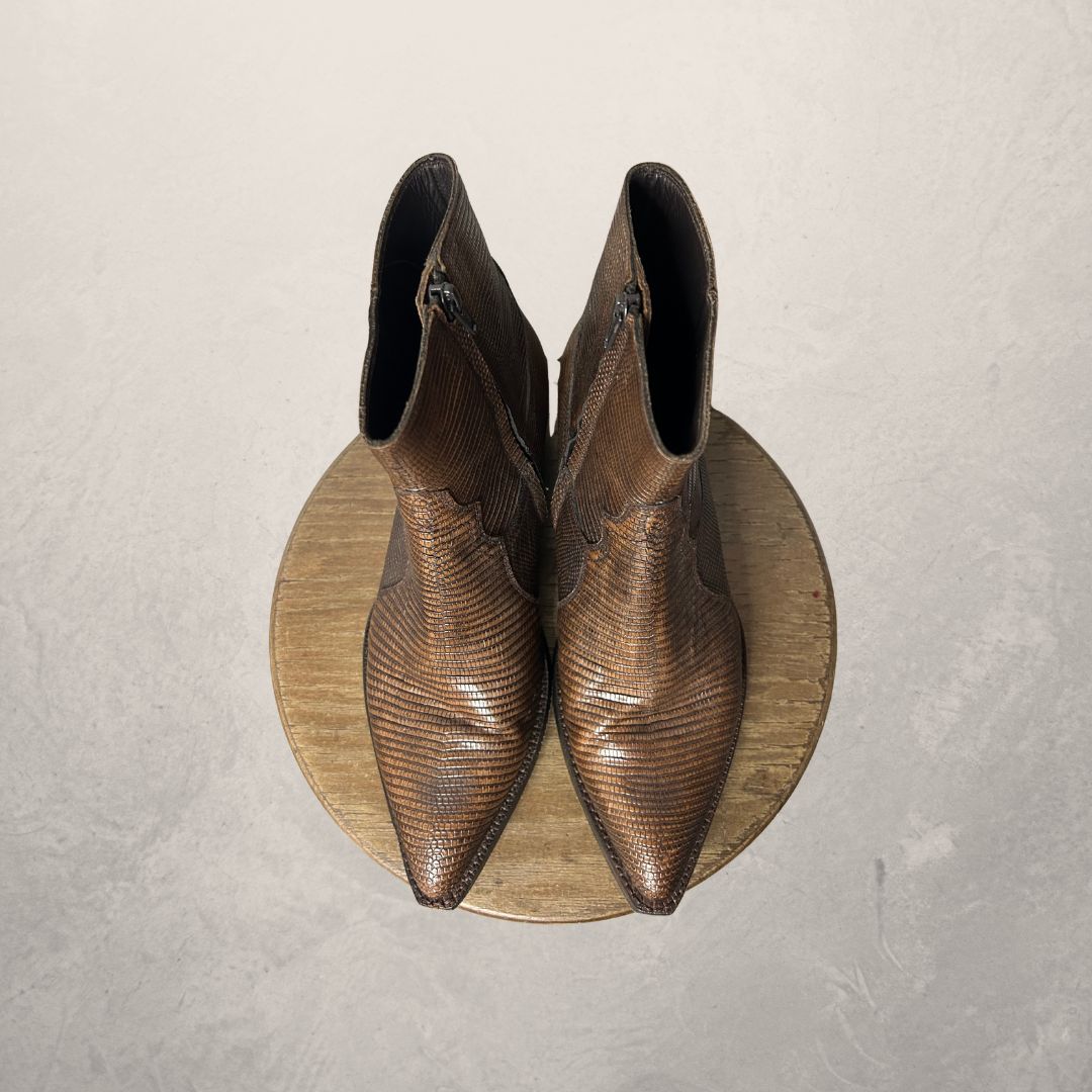 Saint Laurent brown ankle boots 40