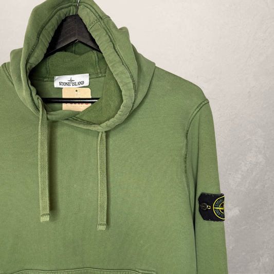 Stone Island muskusgroene 100% katoenen garment-dyed hoodie L