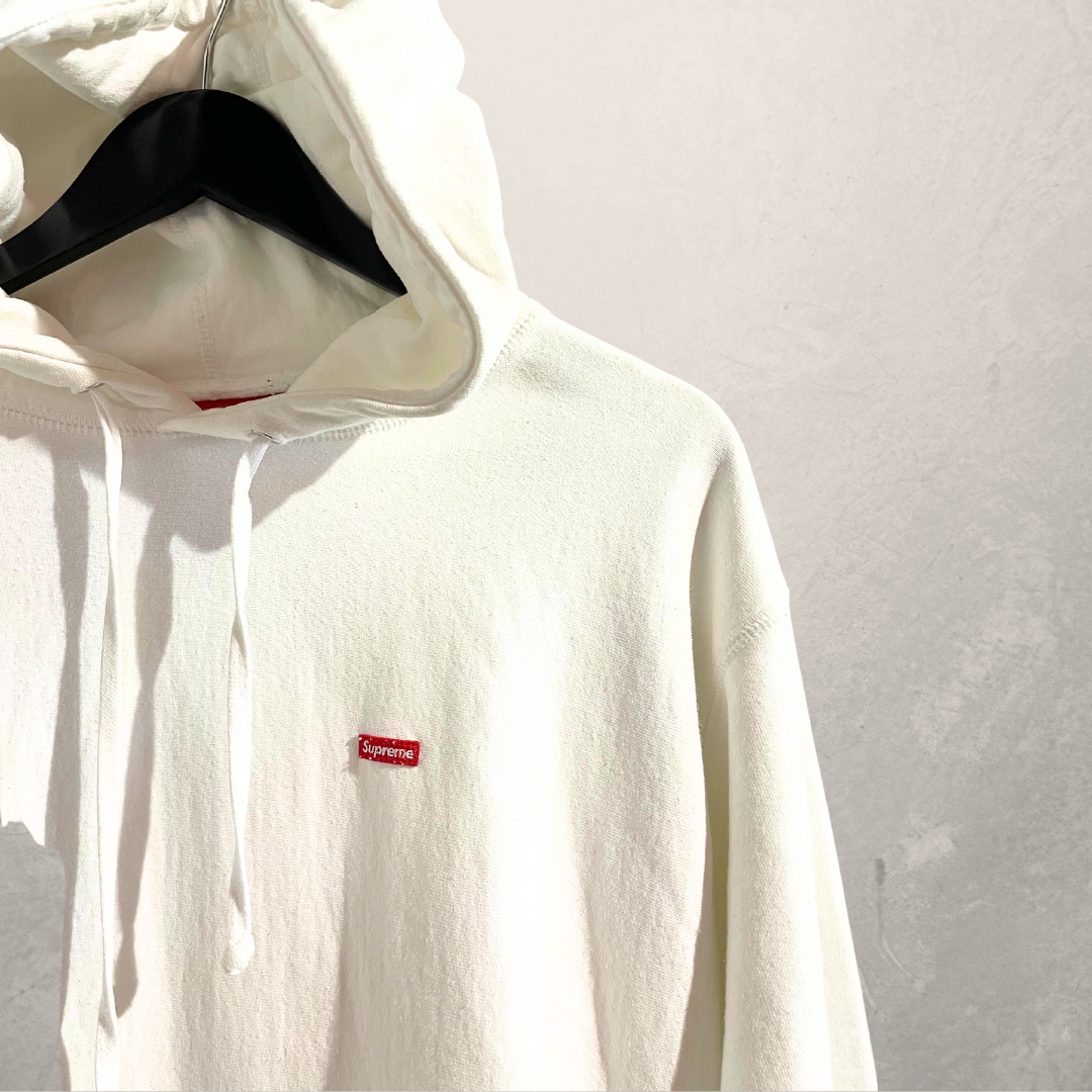 Supreme wit sweatshirt met capuchon met dooslogo M/L