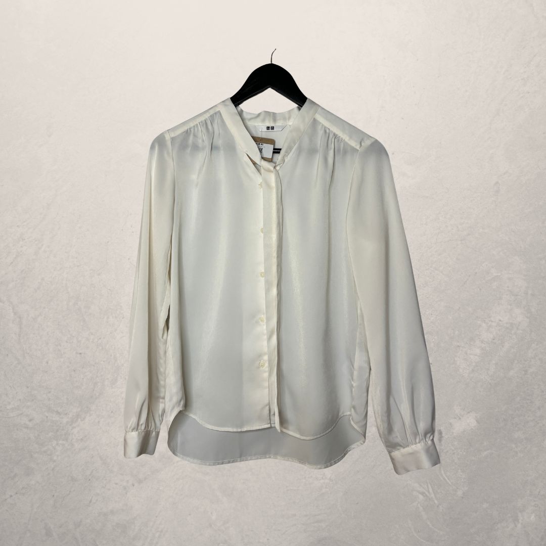 Uniqlo white ls blouse M