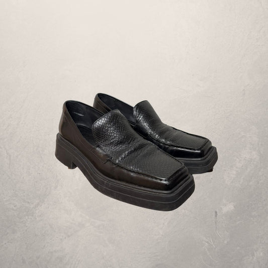 Vagabond black leather square toe shoes 41