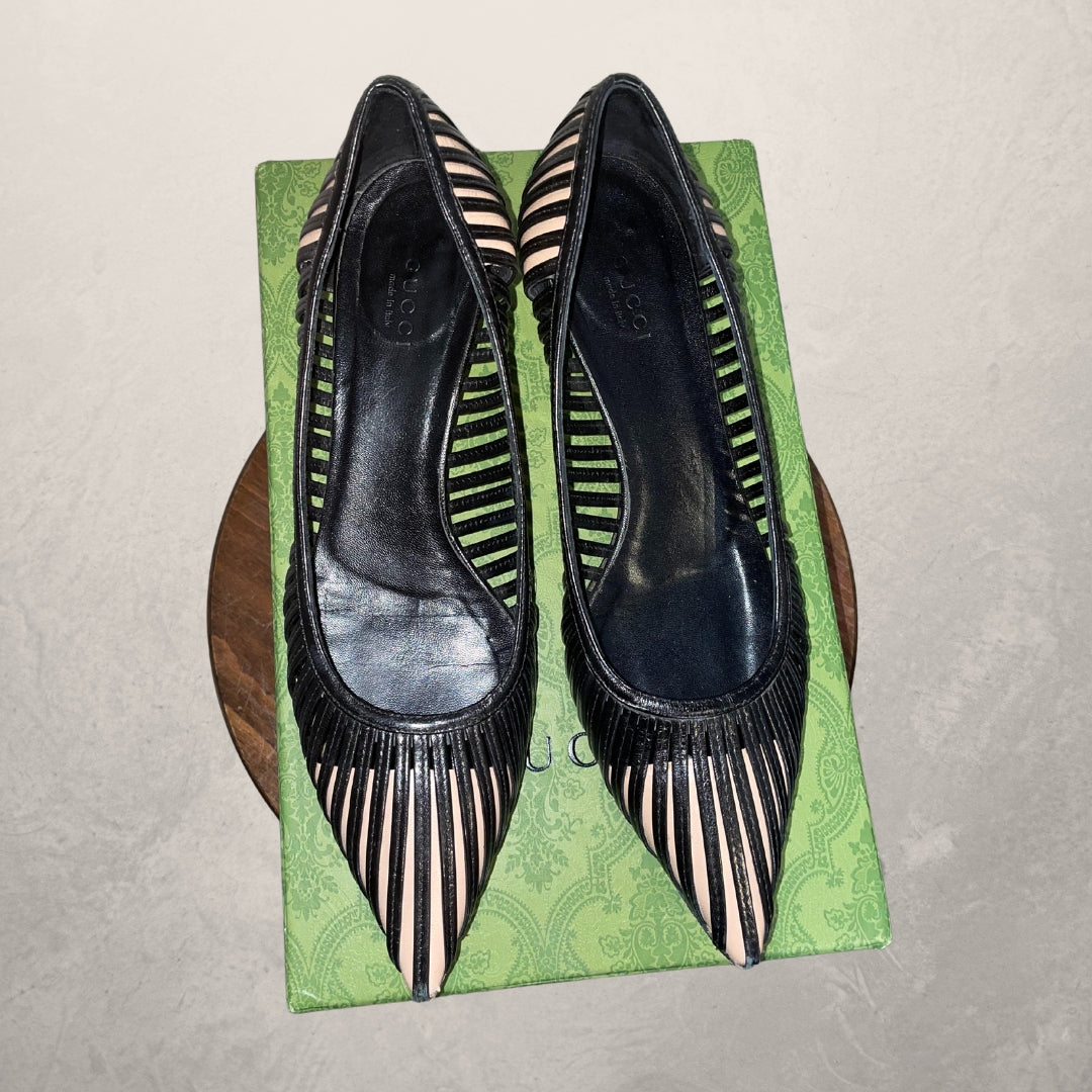 Vintage Gucci black patent leather kitten heels 39