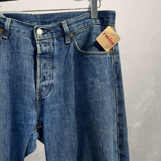 Vintage Levis 501 mid blue denim pants 32/34
