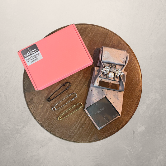Vintage Loewe bronzen bewerkte stropdas L-met broche van @MARRART