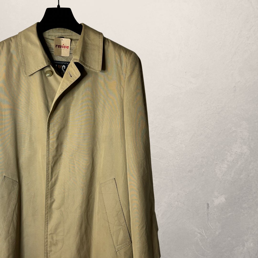 Vintage beige classic trenchcoat S/M