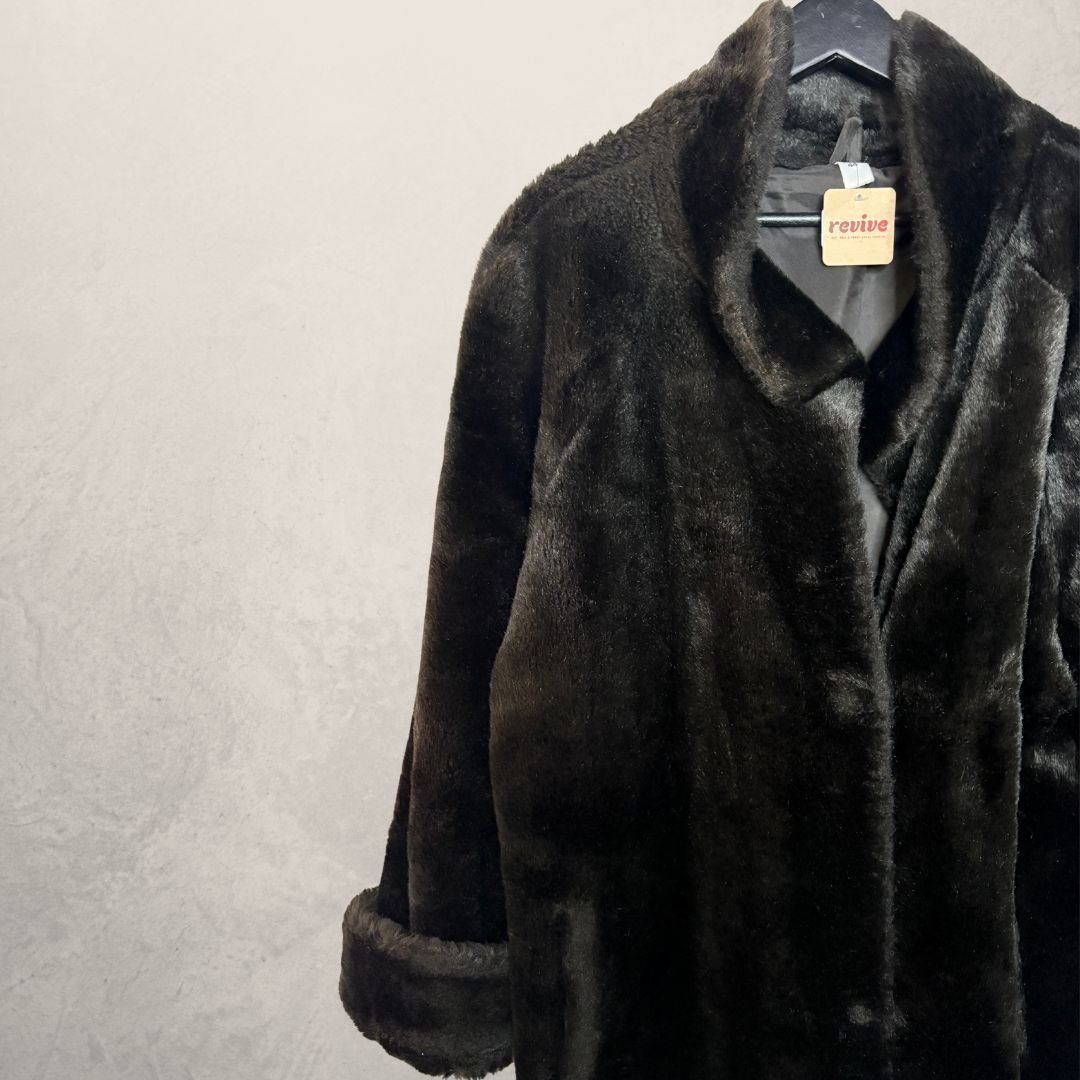 Vintage black faux fur coat L