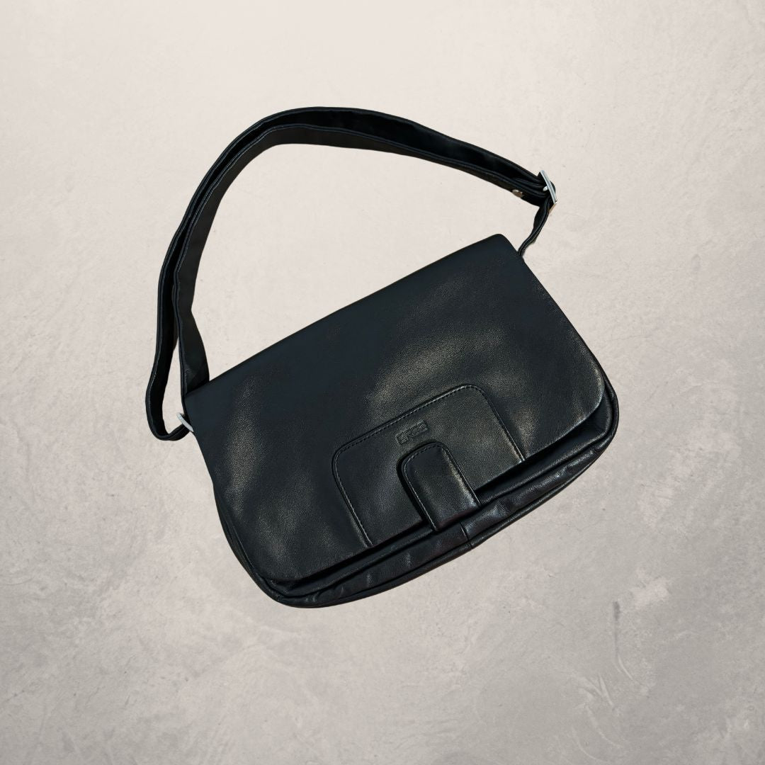 Vintage black medium leather bag
