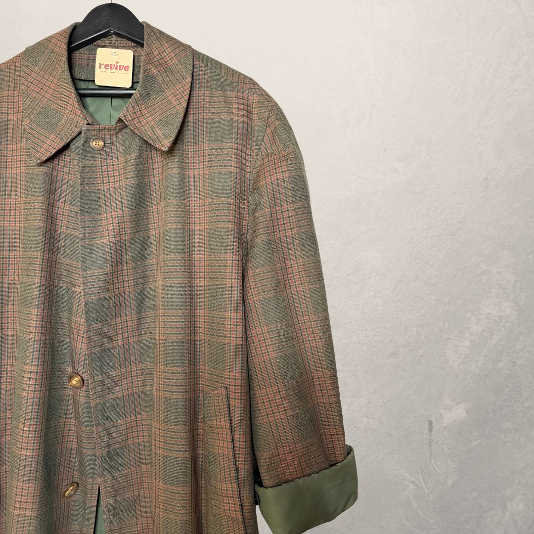 Vintage green checkered trenchcoat M/L