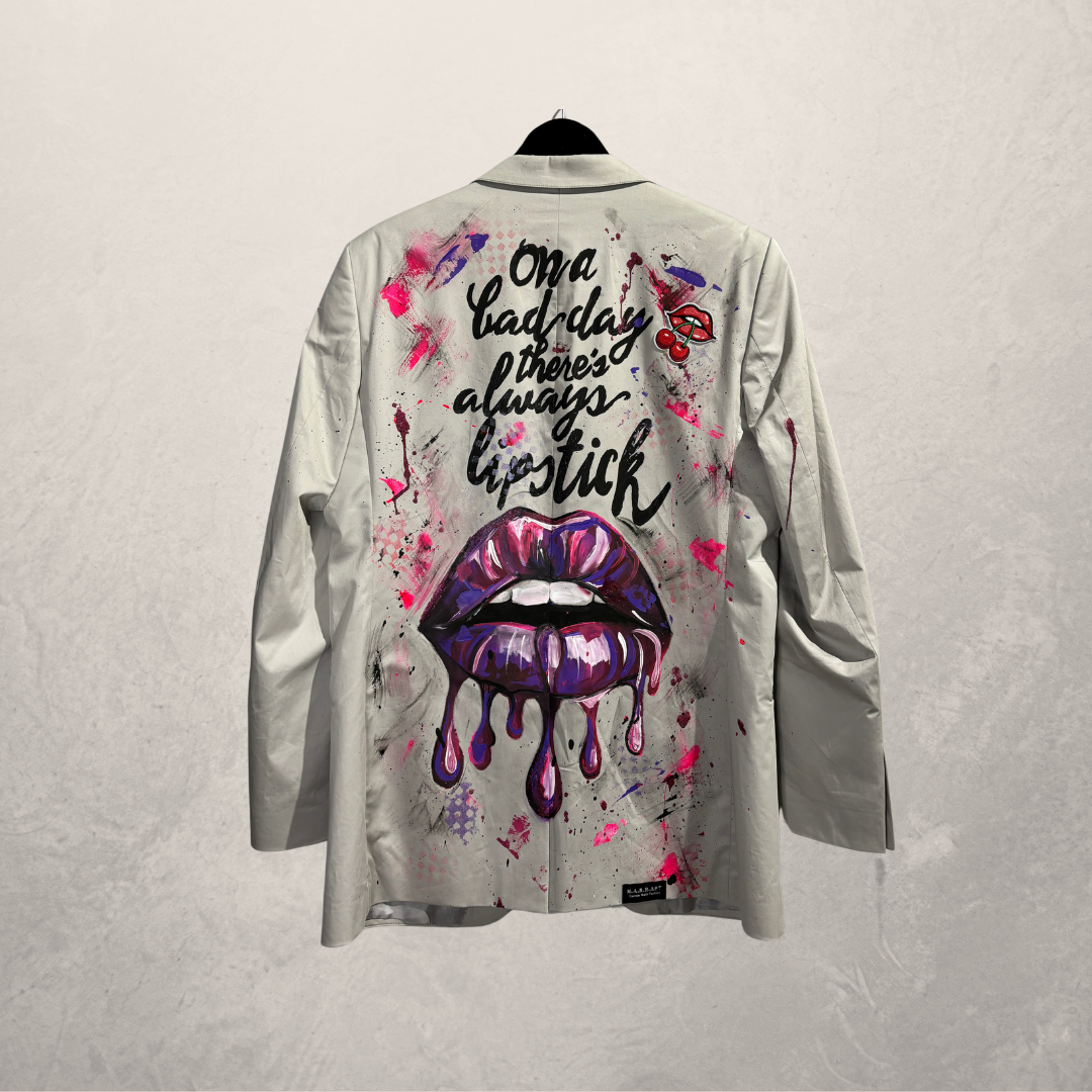 Vintage lichtgrijze 'lippenstift' geverfde blazer L- van @Marrart