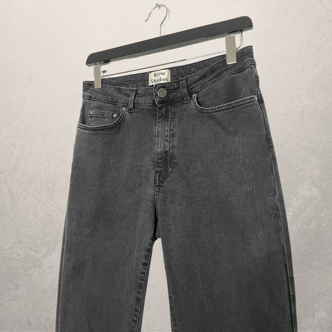 ACNE vervaagde zwarte wassing jeans met rechte pijpen MAAT 30/34