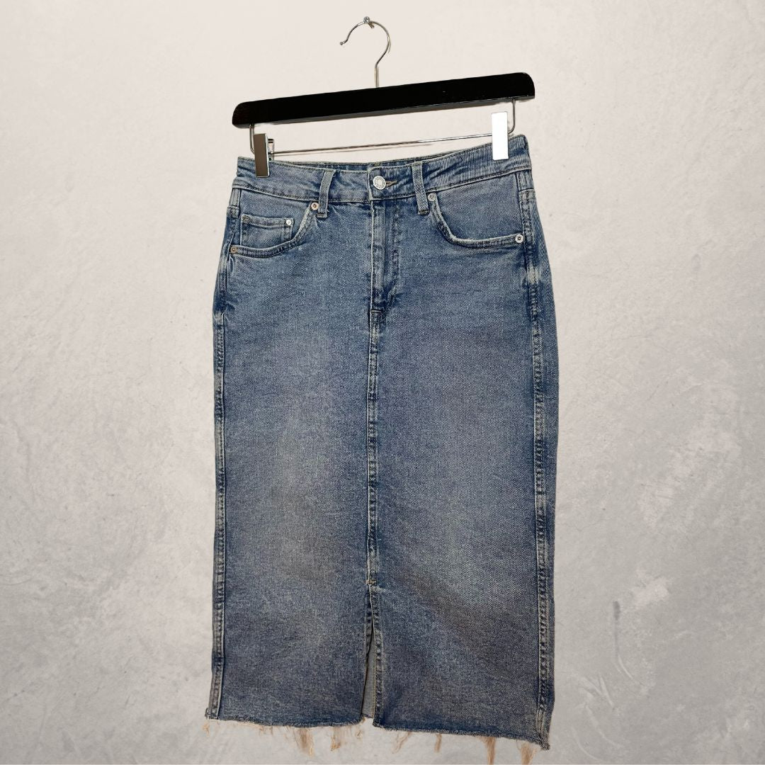 H&M light blue wash knee length denim skirt SIZE 38